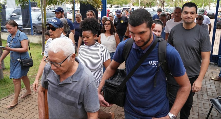 Mais de 1,18 milhão de eleitoras e eleitores tocantinenses estão aptos a irem às urnas neste dom...