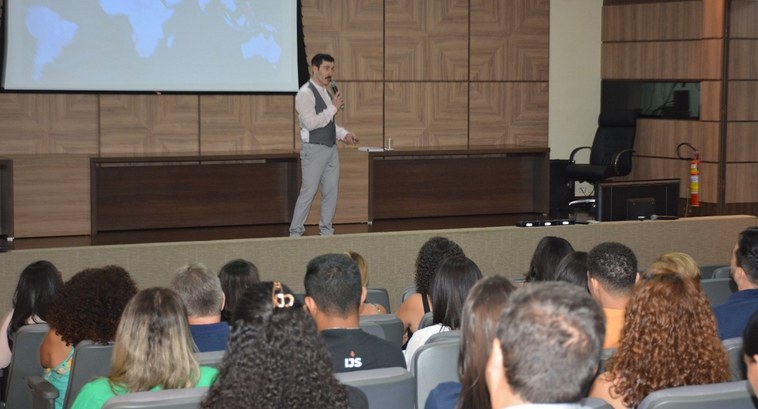“Virtudes e Forças de Caráter” é tema de palestra ministrada no TRE-TO nesta quinta-feira, 16 Público assistindo a palestra.