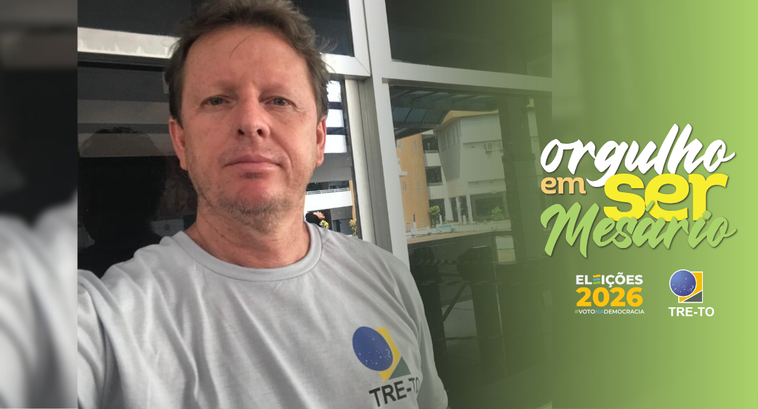 #ParaTodosVerem: A imagem mostra o servidor público Roneywdson em um autorretrato feito em ambie...