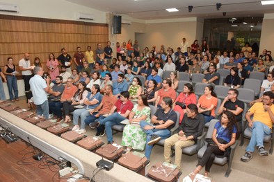 2º turno: cédulas para os testes de Integridade da Urna Eletrônica são preenchidas por auxiliare...