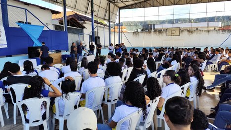340 estudantes de Taguatinga recebem palestra do programa Agentes da Democracia