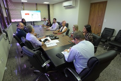 A reunião aconteceu na direção do chefe da Assessoria de Pesquisa, Estratégia  e Gestão da Quali...