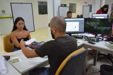 A exatos quatro meses do fim do prazo para regularização, jovem dá exemplo e obtém seu primeiro ...