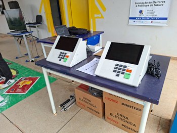 Agentes da Democracia: 26ª ZE leva educação política para estudantes em Mateiros
