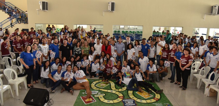 “Agentes da Democracia” chega a Palmas e mobiliza cerca de 600 alunos em escola de tempo integral