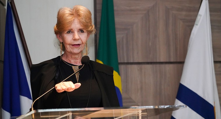 Ao assumir no TRE-TO, juíza Silvana Maria Parfieniuk aborda os desafios e destaca ideais e propósitos da magistratura Ao assumir no TRE-TO, juíza Silvana Maria Parfieniuk aborda os desafios e destaca ideais e propó...