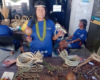 Artesanatos indígenas são expostos no TRE-TO