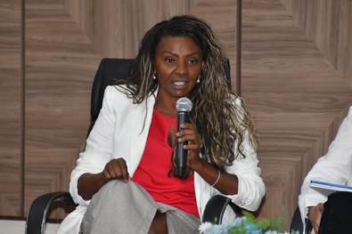 Bate-papo no TRE-TO debate discriminação por gênero e cor enfrentada por mulheres e a importânci...
