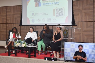 Bate-papo no TRE-TO debate discriminação por gênero e cor enfrentada por mulheres e a importânci...