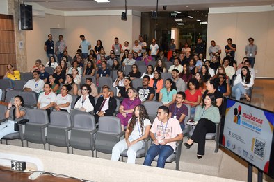 Bate-papo no TRE-TO debate discriminação por gênero e cor enfrentada por mulheres e a importânci...