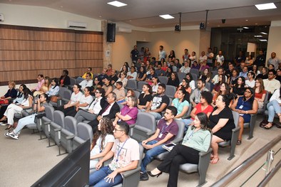 Bate-papo no TRE-TO debate discriminação por gênero e cor enfrentada por mulheres e a importânci...