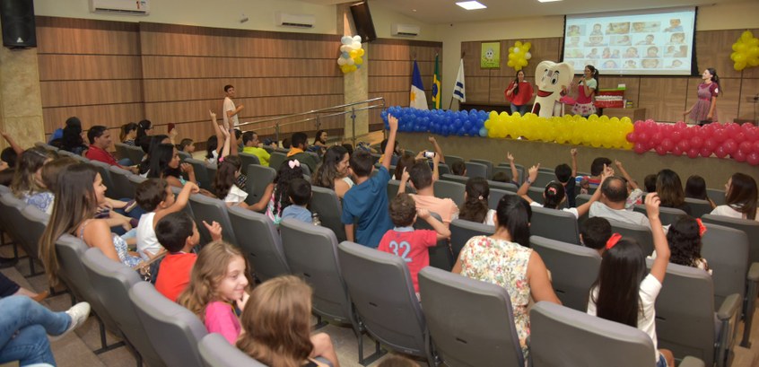 Cerca de 100 crianças participaram do Projeto Sorriso Saudável Cerca de 100 crianças participaram do Projeto Sorriso Saudável