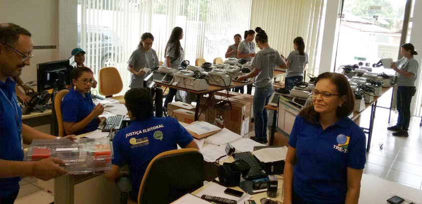 Cerimônia de Geração de Mídias, carga e lacração das urnas na 9ª Zona Eleitoral de Tocantinópolis Cerimônia de Geração de Mídias, carga e lacração das urnas na 9ª Zona Eleitoral de Tocantinópolis