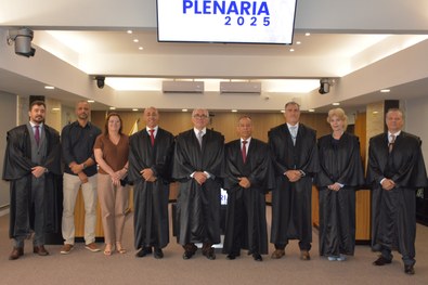 Corte eleitoral encerra biênio do juiz Wagmar com agradecimentos e homenagens