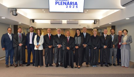 Corte eleitoral encerra biênio do juiz Wagmar com agradecimentos e homenagens