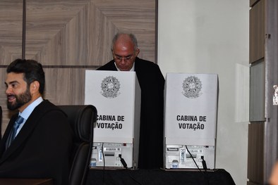Corte Eleitoral tocantinense empossa novos desembargadores e define mesa diretora para o biênio ...
