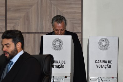 Corte Eleitoral tocantinense empossa novos desembargadores e define mesa diretora para o biênio ...