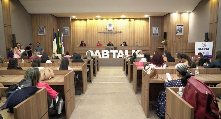 A imagem mostra o auditório da Ordem dos Advogados do Brasil - Seccional Tocantins (OAB-TO), ond...