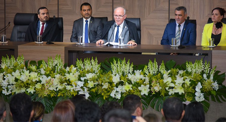 Desembargador Helvécio de Brito Maia Neto faz discurso de despedida e prestação de contas ao encerrar gestão 2021-2023 na Presidência da Justiça Eleitoral do Tocantins Desembargador Helvécio de Brito Maia Neto faz discurso de despedida e prestação de contas ao enc...