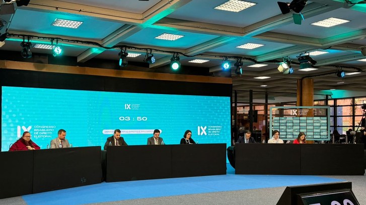 Desembargadora Ângela Issa Haonat e demais avaliadores