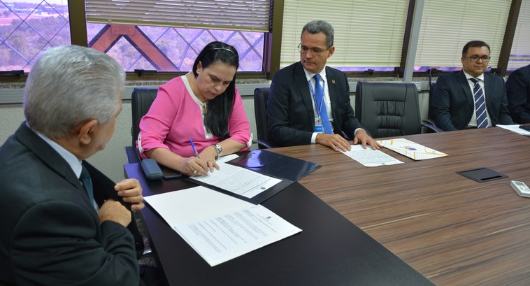 Desembargadora Jacqueline Adorno é empossada como juíza membro substituta no TRE-TO Desembargadora Jacqueline Adorno é empossada como juíza membro substituta no TRE-TO
