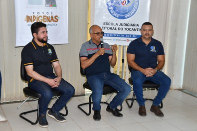 Entrega das carteiras de identidade em Goiatins