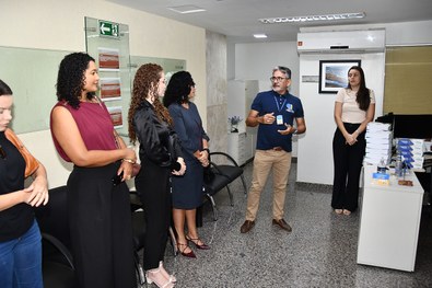 Estudantes visitam o TRE-TO e acompanham julgamentos em sessão plenária