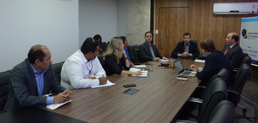 Grupo de Trabalho discute alternativas de manutenção de zonas eleitorais no Tocantins Grupo de Trabalho discute alternativas de manutenção de zonas eleitorais no Tocantins