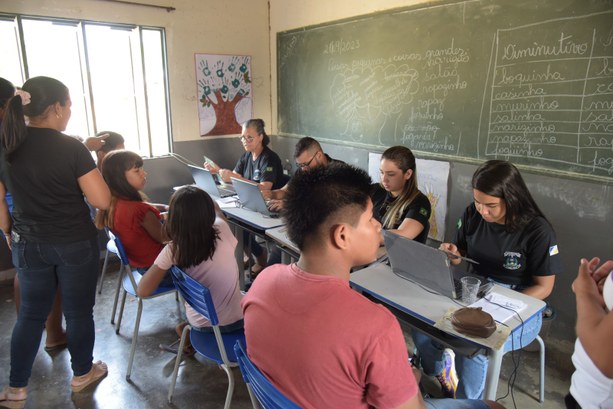 Indígenas da aldeia Boto Velho vivenciam a concretização do programa de Inclusão Sociopolítica dos Povos Indígenas, do TRE-TO Indígenas da aldeia Boto Velho vivenciam a concretização do programa de Inclusão Sociopolítica d...