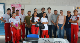 Jovens participam de simulação de voto durante ação da Justiça Eleitoral do Tocantins 