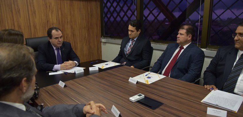 Juiz federal Bruno César Bandeira e o jurista Alessandro Roges são empossados como membros substitutos do TRE-TO Juiz federal Bruno César Bandeira e o jurista Alessandro Roges são empossados como membros subst...