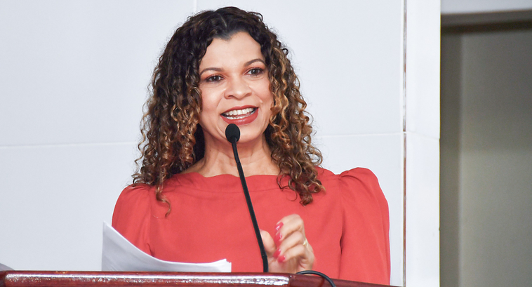 Juíza do TRE-TO participa de Tribunal do Júri simulado sobre direito eleitoral Juíza do TRE-TO participa de Tribunal do Júri simulado sobre direito eleitoral