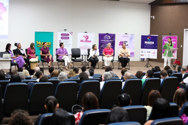 Magistradas do TRE-TO participam do I Fórum Agosto Lilás, realizado em Araguaína Magistradas do TRE-TO participam do I Fórum Agosto Lilás, realizado em Araguaína