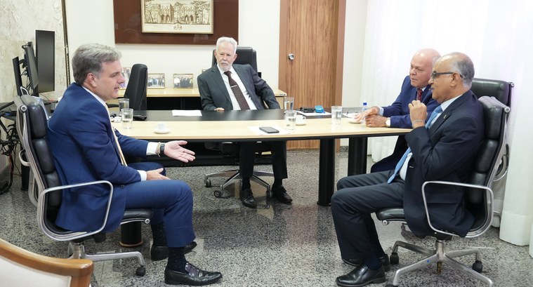 Magistrados do TRE-TO discutem com advogado da Meta combate à desinformação nas eleições de outubro Magistrados do TRE-TO discutem com advogado da Meta combate à desinformação nas eleições de outubro