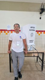 Mesários e equipes de apoio contribuem para a organização do 2º turno no Tocantins