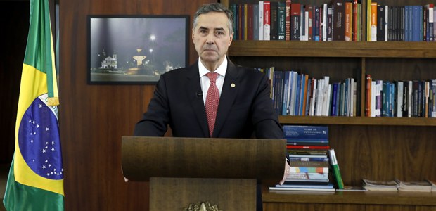 Ministro Roberto Barroso, durante gravação do 1º pronunciamento em rede nacional