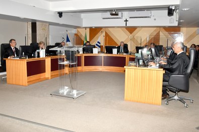 Na abertura das sessões do Pleno, presidente do TRE-TO ressalta contribuição do tribunal em 35 a...