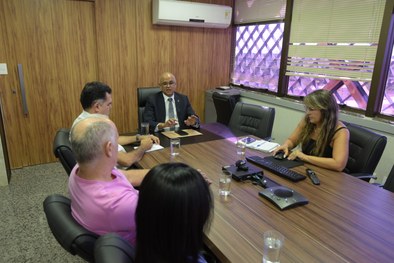 Ouvidor regional eleitoral reúne equipe para alinhar metas e propostas de trabalho