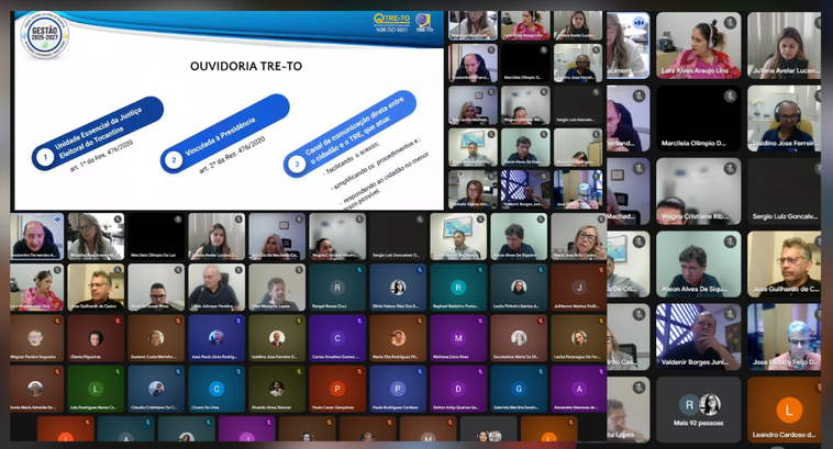 A imagem mostra uma reunião virtual com a participação de muitos servidores e colaboradores do T...