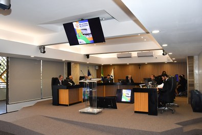 Presidente do TRE-TO apresenta relatório da gestão 2023-2025 e recebe homenagens em sua despedid...