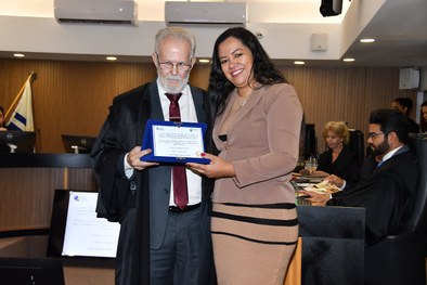 Presidente do TRE-TO apresenta relatório da gestão 2023-2025 e recebe homenagens em sua despedid...
