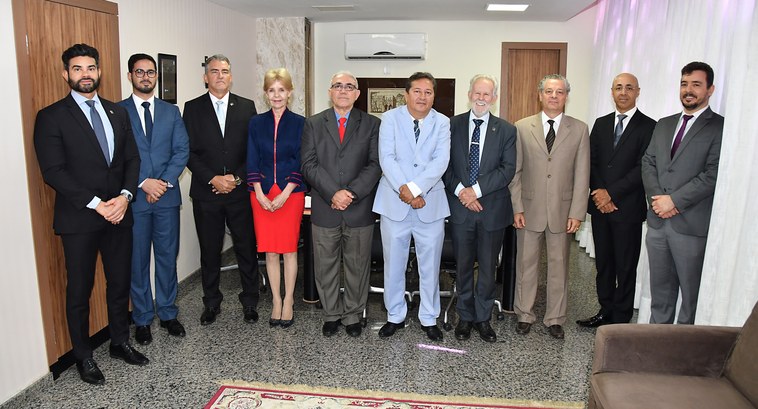 Presidente do TRE-TO empossa novo juiz substituto à Corte Eleitoral tocantinense Presidente do TRE-TO empossa novo juiz substituto à Corte Eleitoral tocantinense
