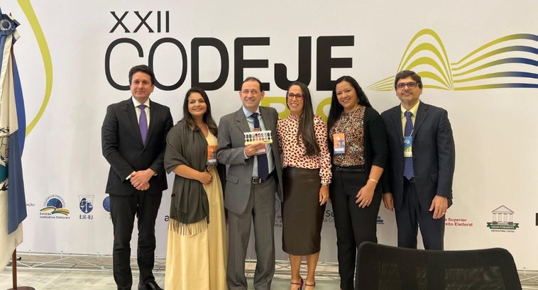 Programa de Inclusão Sociopolítica dos Povos Indígenas rende à EJE-TO prêmio por boas práticas no XXII Codeje Programa de Inclusão Sociopolítica dos Povos Indígenas rende à EJE-TO prêmio por boas práticas n...