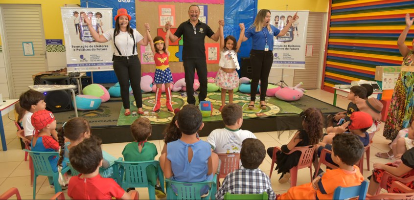 Projeto Agentes da Democracia é levado para crianças da educação infantil em Palmas