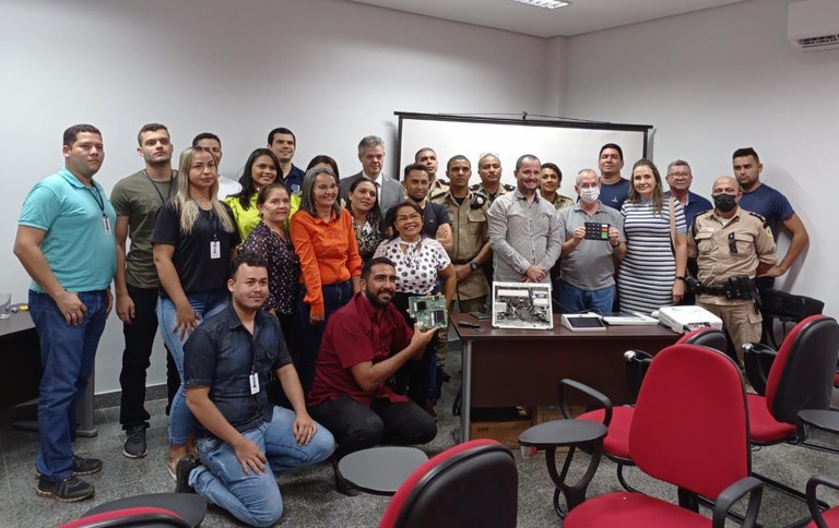 Imagem colorida de evento realizado no auditório do MPE