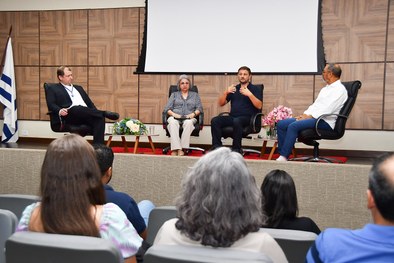 Roda de conversa no TRE-TO reflete sobre os impactos da era digital nas relações humanas
