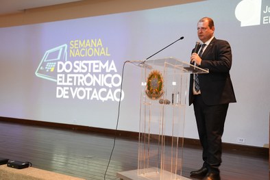 Presidente do TRE-TO, desembargador Adolfo Amaro Mendes
