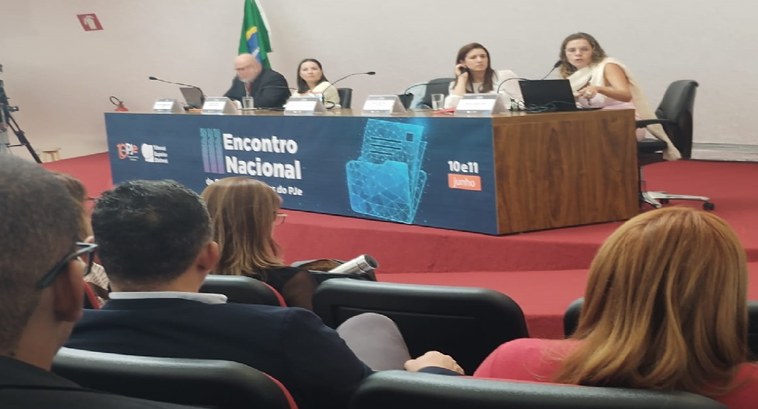 Servidores do TRE-TO participam de encontro que avalia conquistas e desafios do Processo Judicial Eletrônico Servidores do TRE-TO participam de encontro que avalia conquistas e desafios do Processo Judicia...