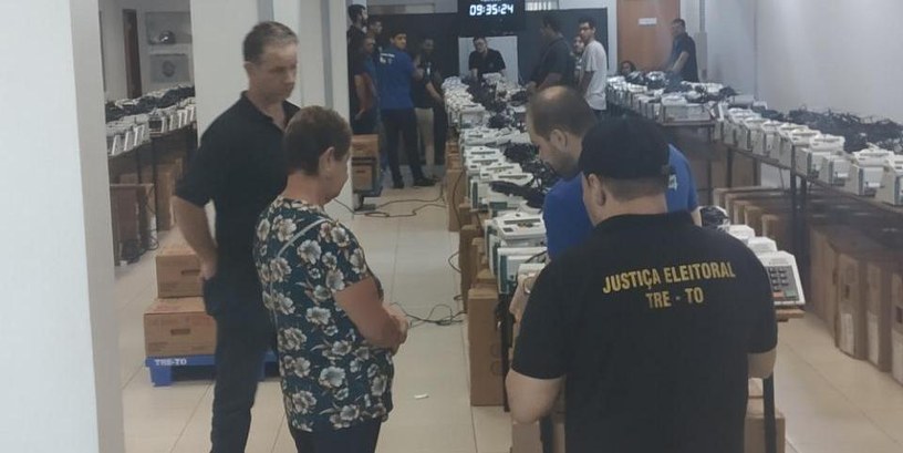 Transparência: eleitoral de Palmas participa da solenidade de carga e lacração das urnas