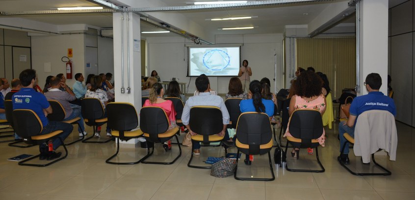 TRE-TO capacita servidores para o aprimoramento da gestão de pessoas e desenvolvimento de equipes TRE-TO capacita servidores para o aprimoramento da gestão de pessoas e desenvolvimento de equipes